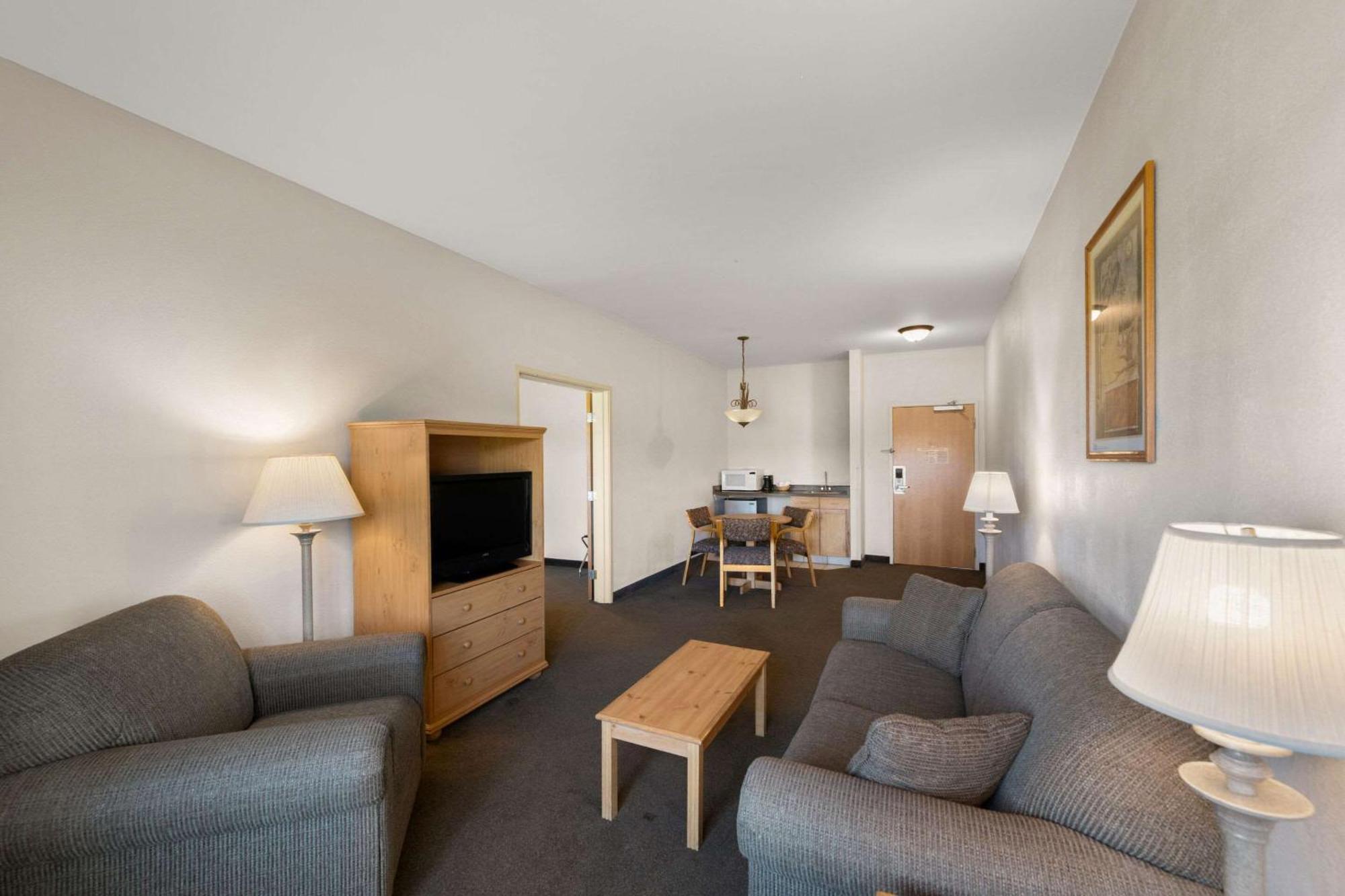 Rodeway Inn & Suites Tomahawk Kültér fotó