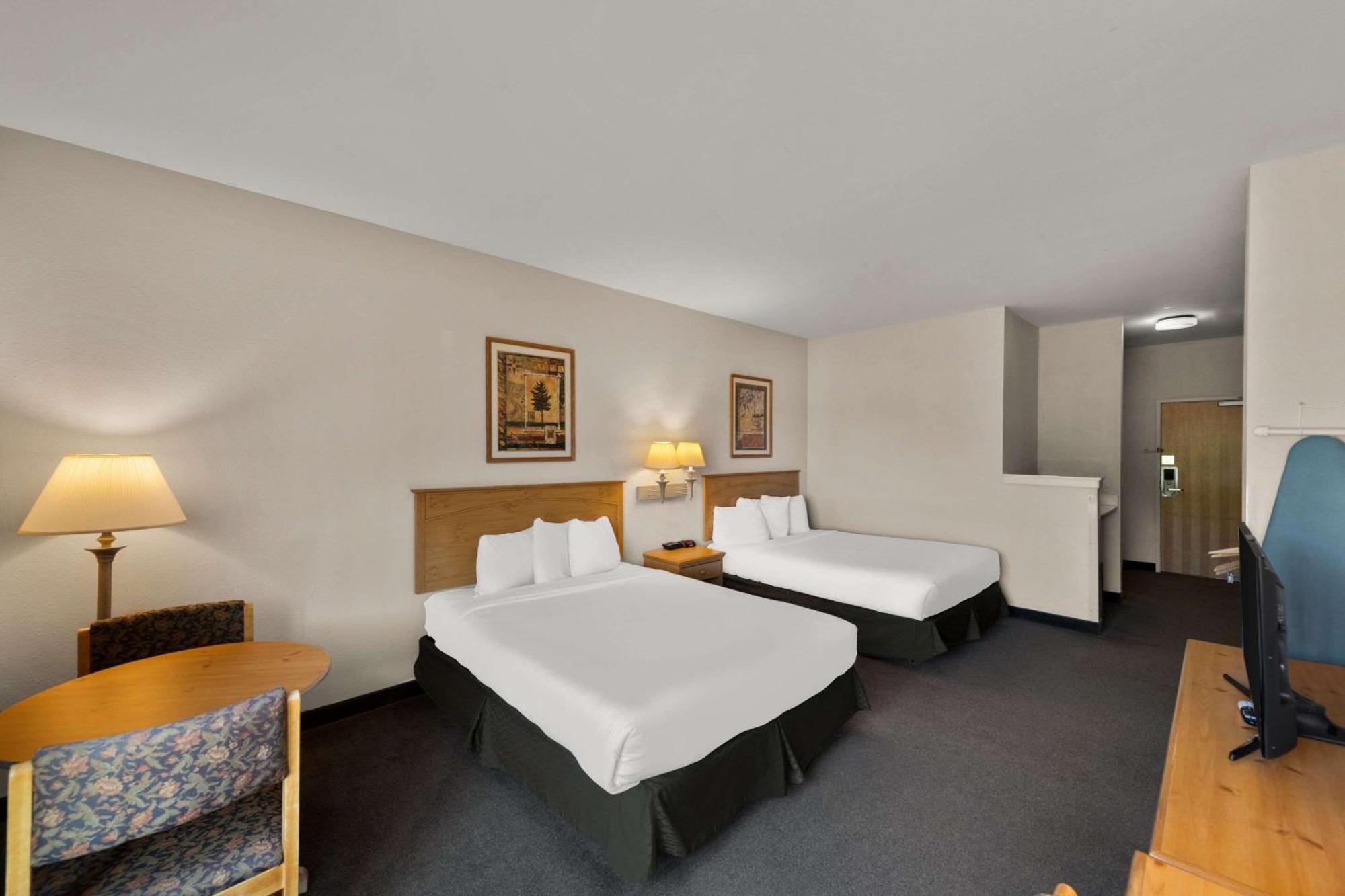 Rodeway Inn & Suites Tomahawk Kültér fotó